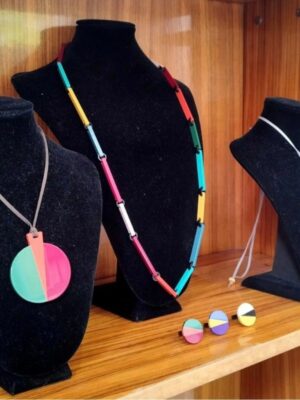 collares